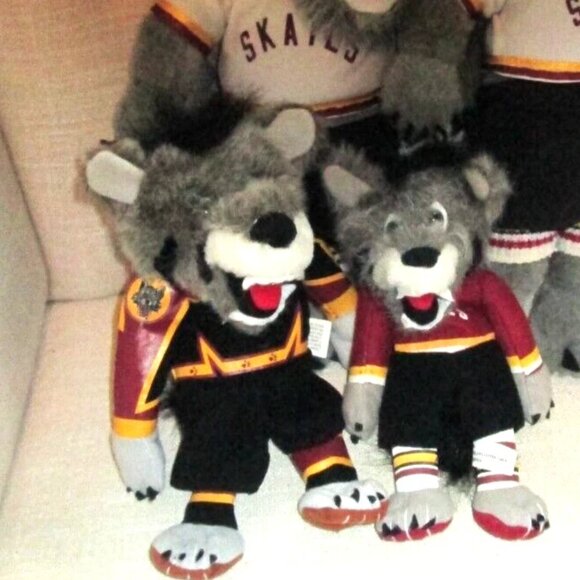 LOT 4 Plush SKATES #94 Chicago Wolves Hockey Mascot Stuffed Animal 12" 9" & 7" - Picture 2 of 2